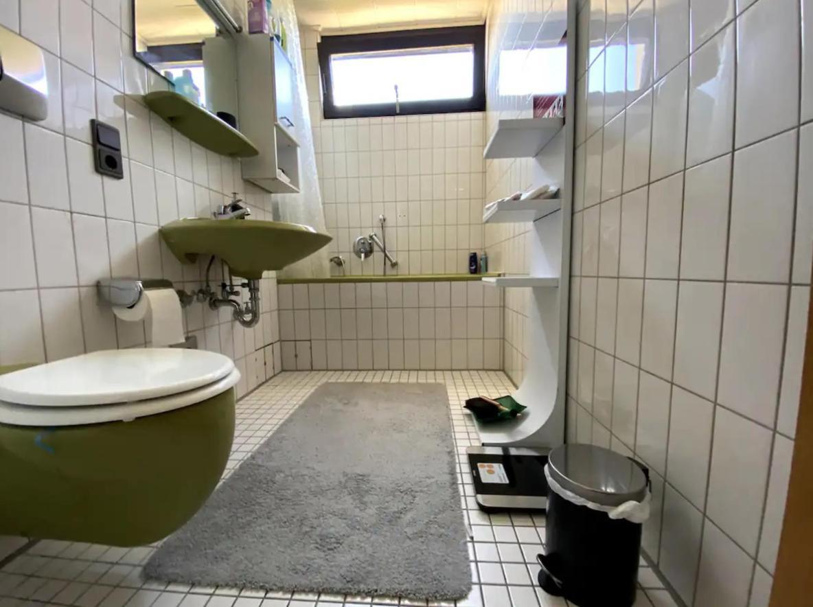 Budget Suite Mit Balkon - Privatzimmer In Wohnung - Netflix & Minibar Inklusive โคเบลนซ์ ภายนอก รูปภาพ